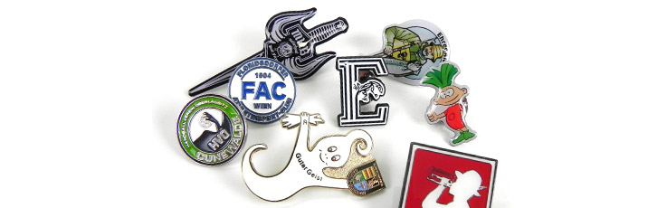 Metalpins og emblemer