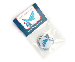 25mm button i poly-pose med headerkort
