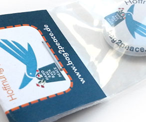 25mm button i poly-pose med headerkort