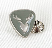 Eksempel på metalstøbt pin