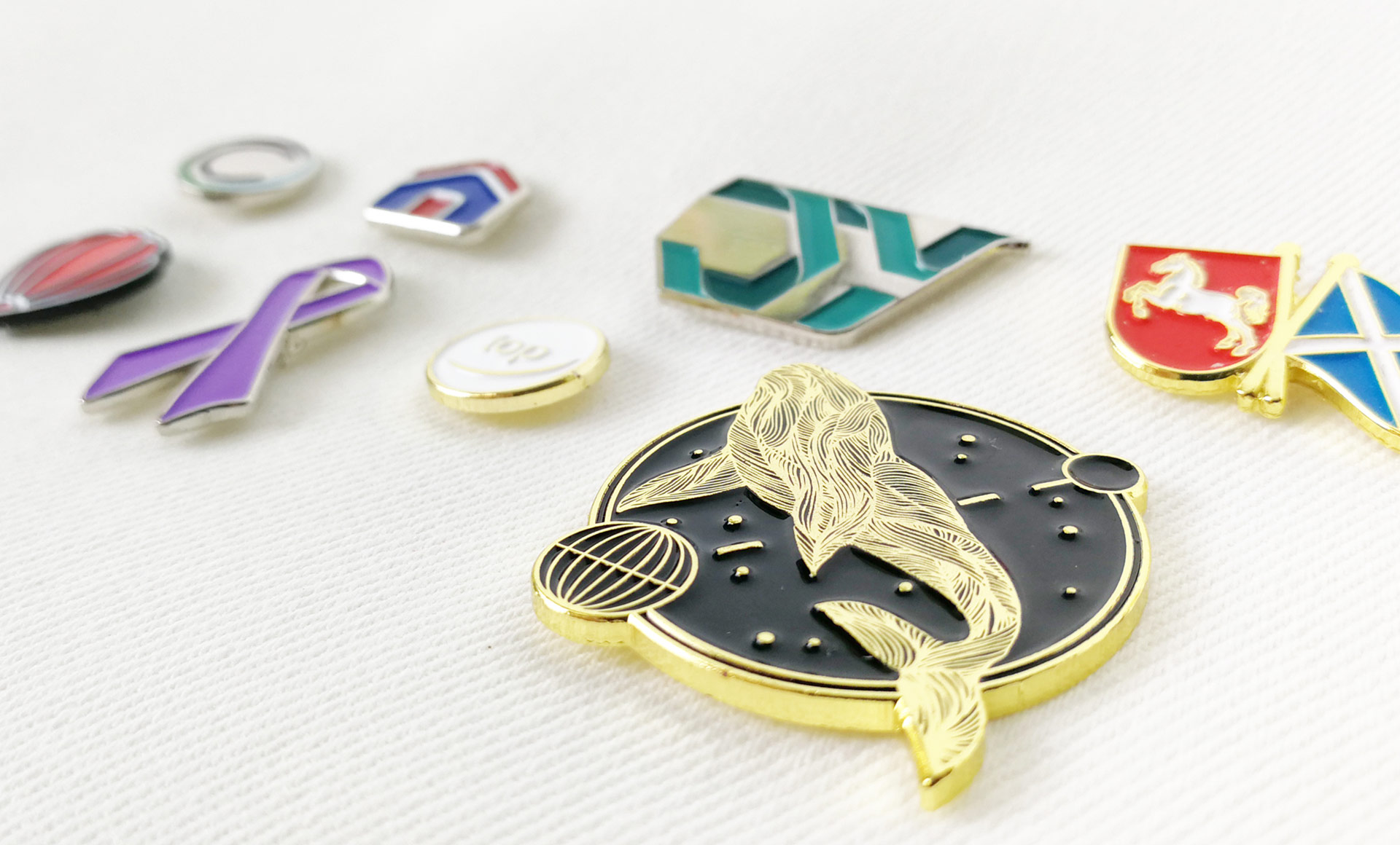 Soft-emalje pins