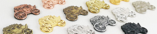 Pins i metalfarver